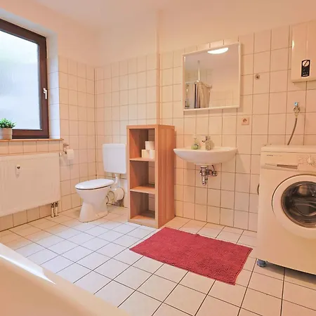 Mit Tv, Kueche Und Terasse Nahe Kassel Og Apartmán